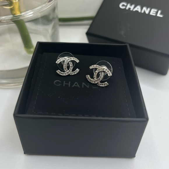 Chanel Classic CC Crystal Stud Earrings - Authentic - Picture 6 of 6